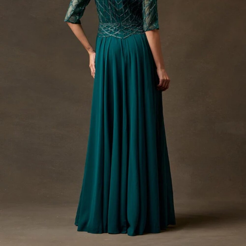 EMERALD GREEN FORMAL MOTHER OF THE BRIDE DRESS. PLUS SIZE GOWN - Picture 5 of 7